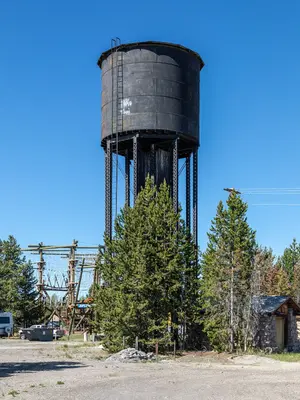 West Yellowstone (MT, USA), Wasserturm -- 2022 -- 2384