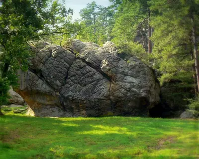 Robbers Cave Trailhead