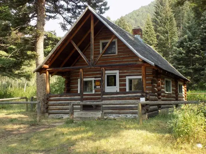 Bear Creek Cabin Front view
