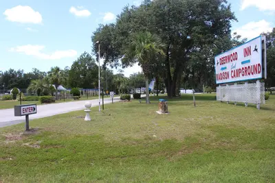 Deerwood Inn and Madison Campground entrance