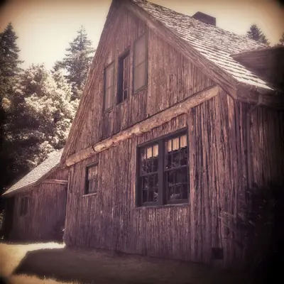 Dead Indian Soda Springs Cedar Bark Cabin, Rogue River Siskiyou National Forest (24630582083)