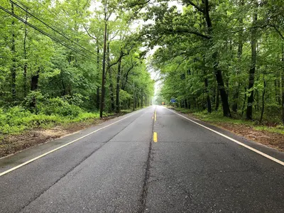 2018-05-27 16 42 32 View west along Monmouth County Route 524 (Allaire Road) just west of Interstate 195 (Central Jersey Expressway) in Howell Township, Monmouth County, New Jersey