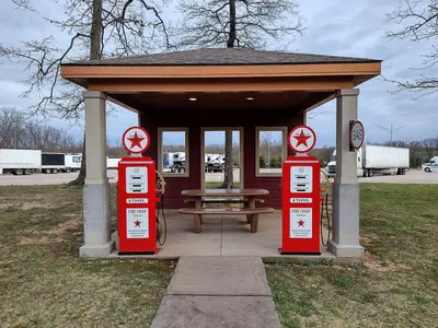 Missouri Route 66 Welcome Center Rest Area - Flickr - Stabbur's Master
