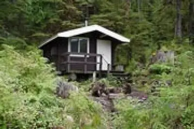 Trollers cove cabin2