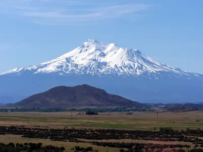 Mount Shasta from I-5