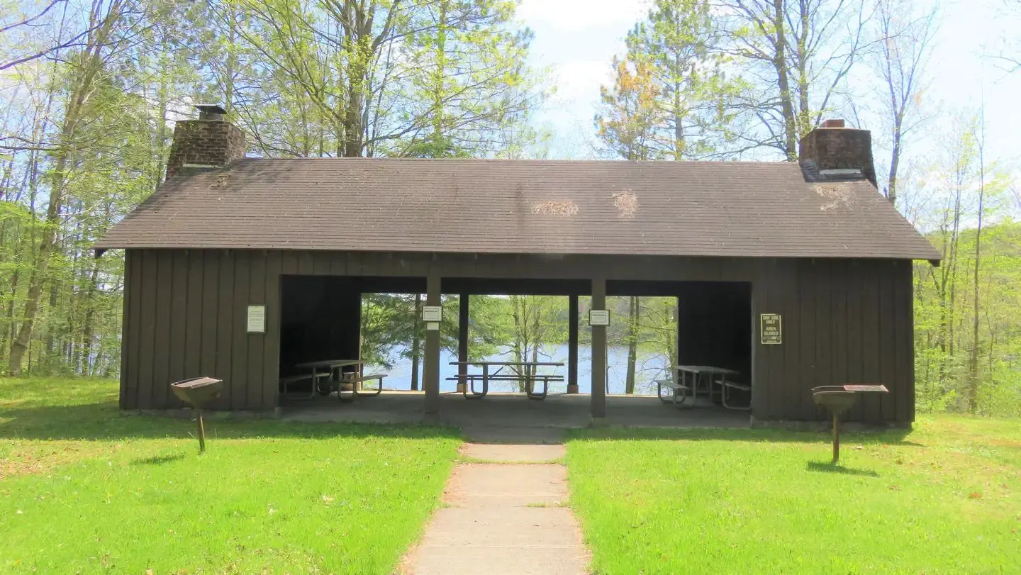Spearhead Point shelter from the parking lot