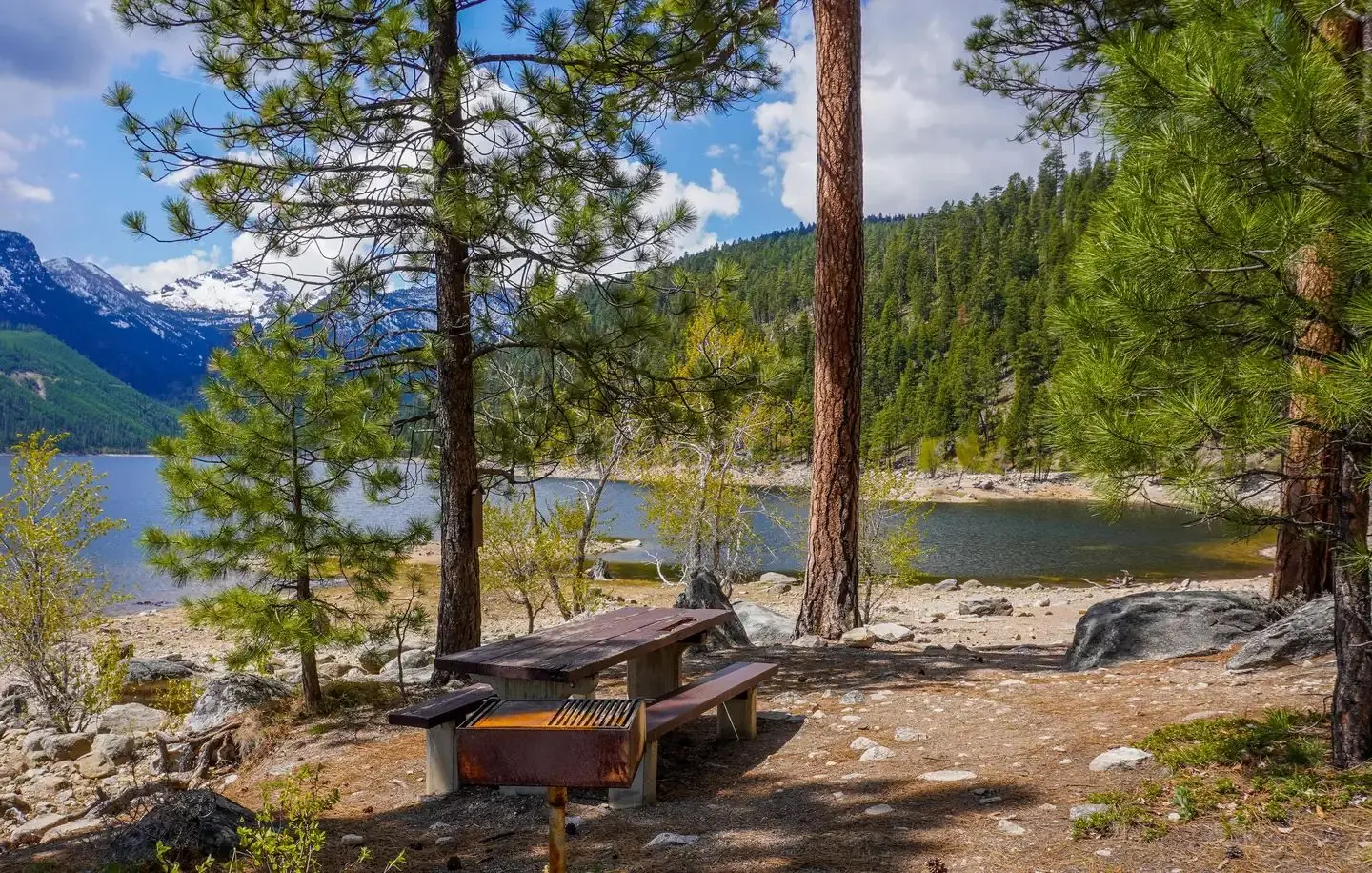 Picnic Table at the Lake below the cabin