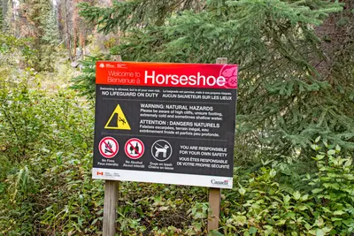 'Welcome to Horseshoe' -- Jasper National Park Alberta (CA) September 2019 (50090625273)