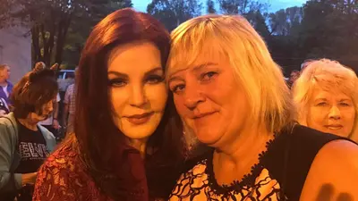 Meeting priscilla presley - 38874565752