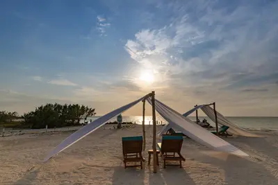 Relax on the island Holbox (41787113180)