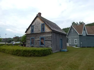 Maison Young 02