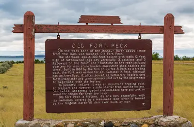 Old Fort Peck Sign Montana (32773319402)