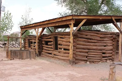 Bluff Fort Cabin - panoramio