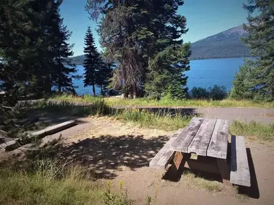 Lakeside campsite at Diamond Lake Campground, Umpqua National Forest