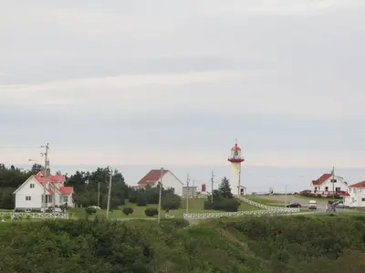 Le Phare de Sainte-Madeleine-de-la-Rivière-Madeleine, QC, Canada - panoramio
