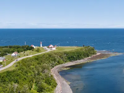 Phare Cap-de-la-Madeleine, Quebec, Canada lighthouse