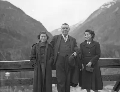 Garfield High School students with J.D. Ross in the Skagit, 1938 (49834184973)