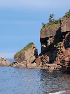 Roche sous la forme d'une tête d'indien en Gaspésie