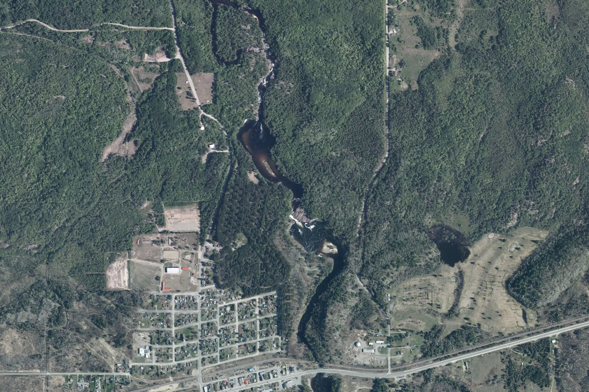 Aerial view of Chutes Provincial Park (Recreational Class)