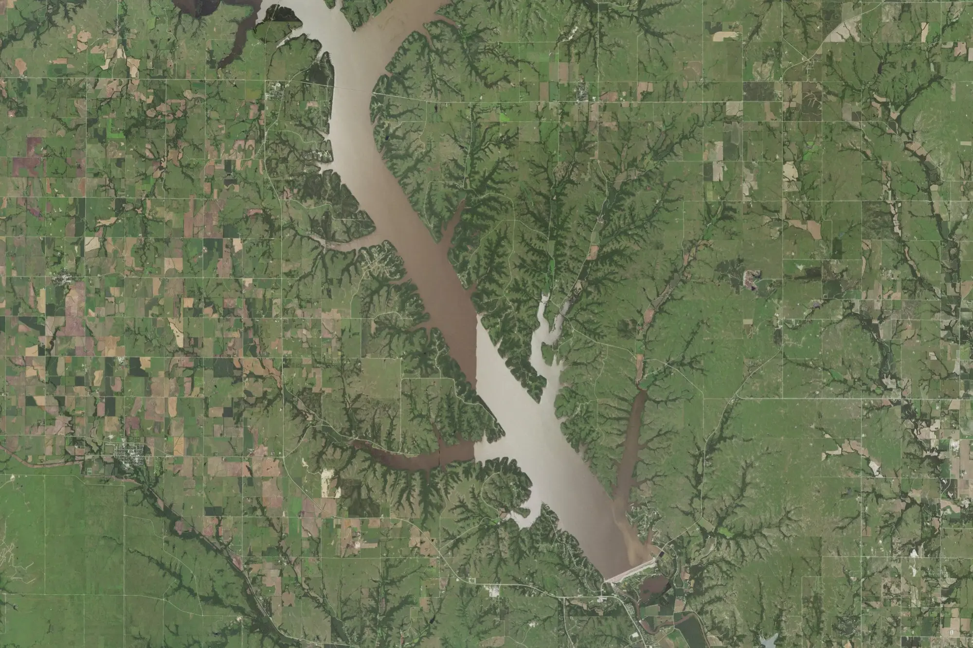 Aerial view of Tuttle Creek State Parks