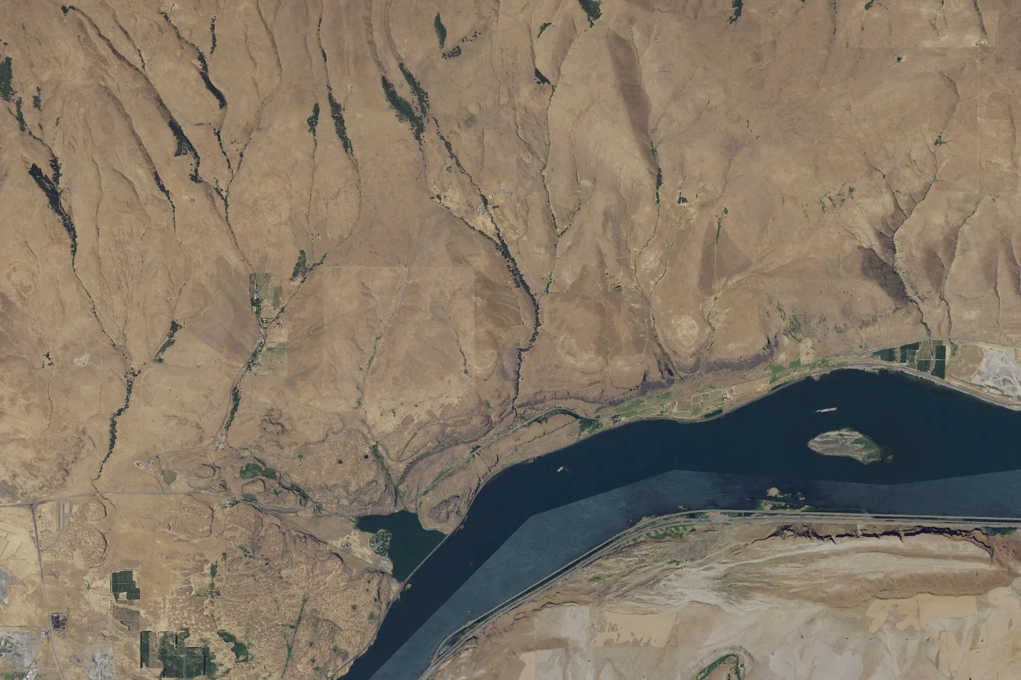 Aerial view of Columbia Hills