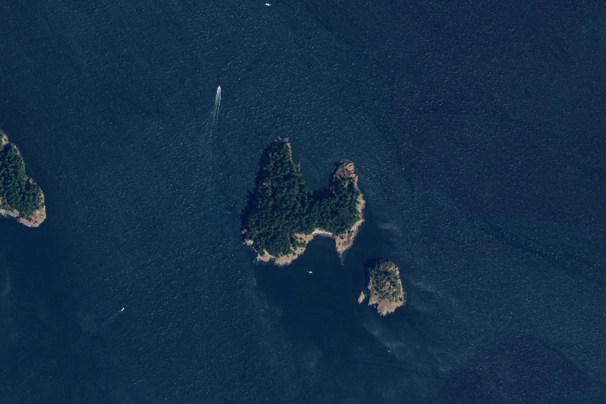 Aerial view of Saddlebag Island