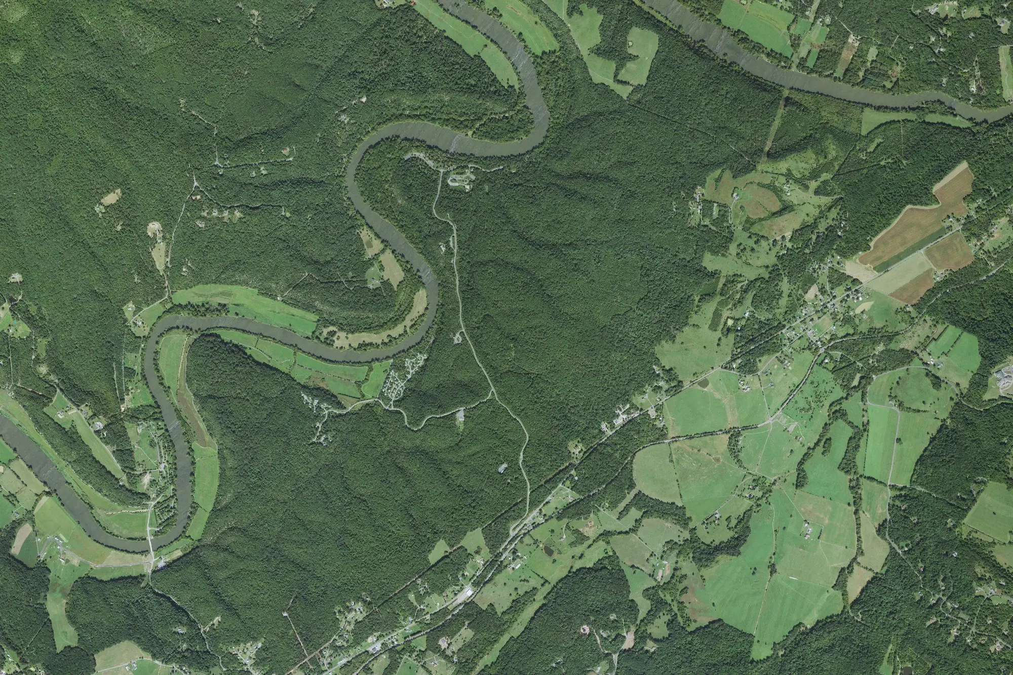 Aerial view of Andy Guest/Shenandoah River State Park