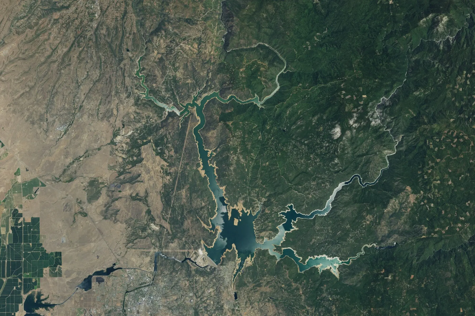 Aerial view of Lake Oroville State Recreation Area