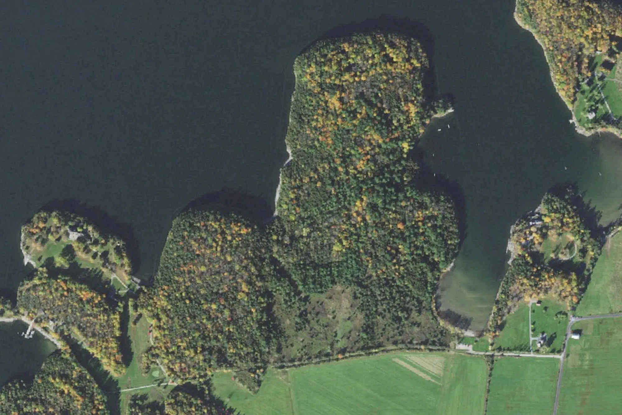 Aerial view of Kingsland Bay State Park