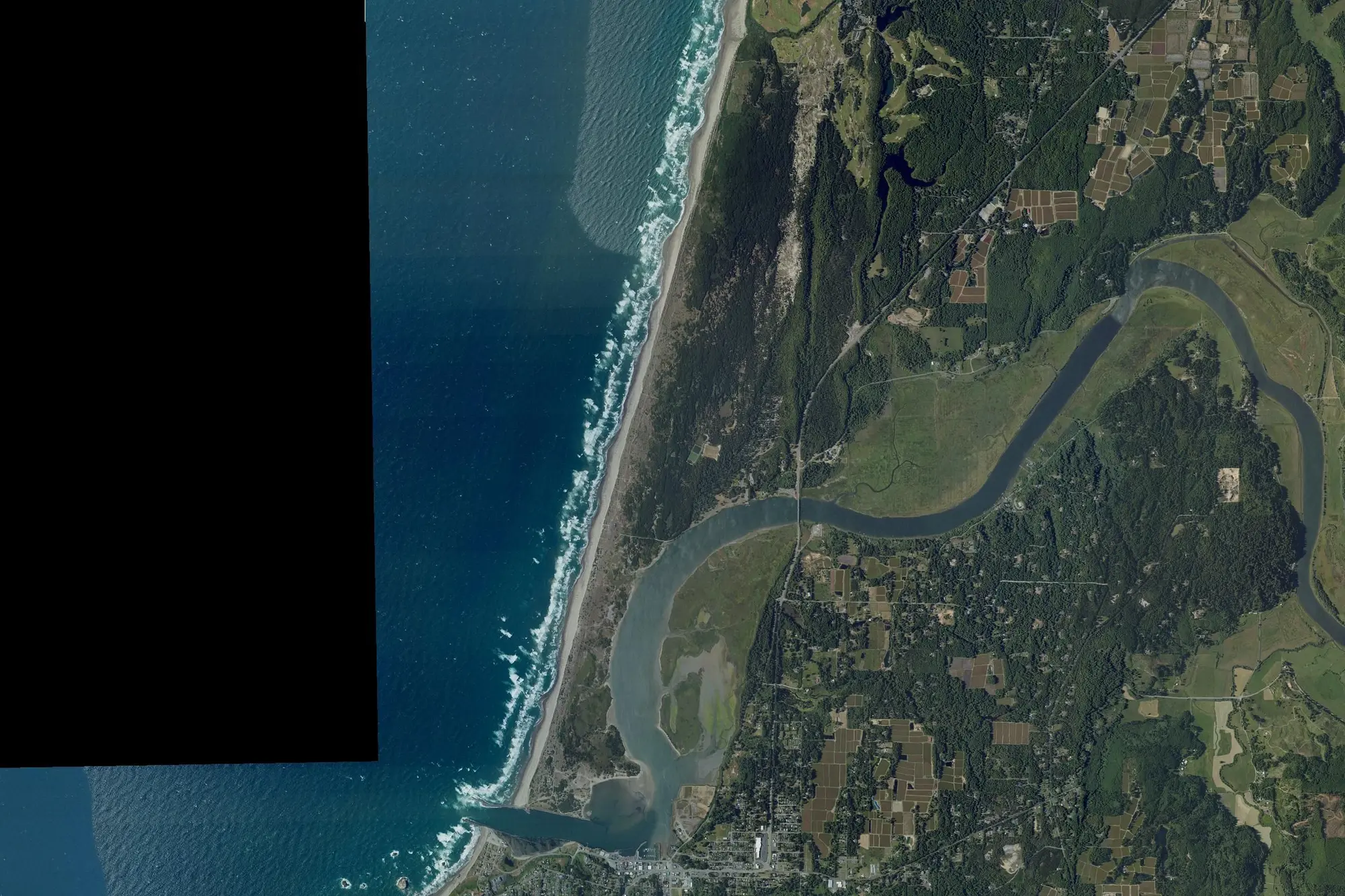 Aerial view of Bullards Beach State Park