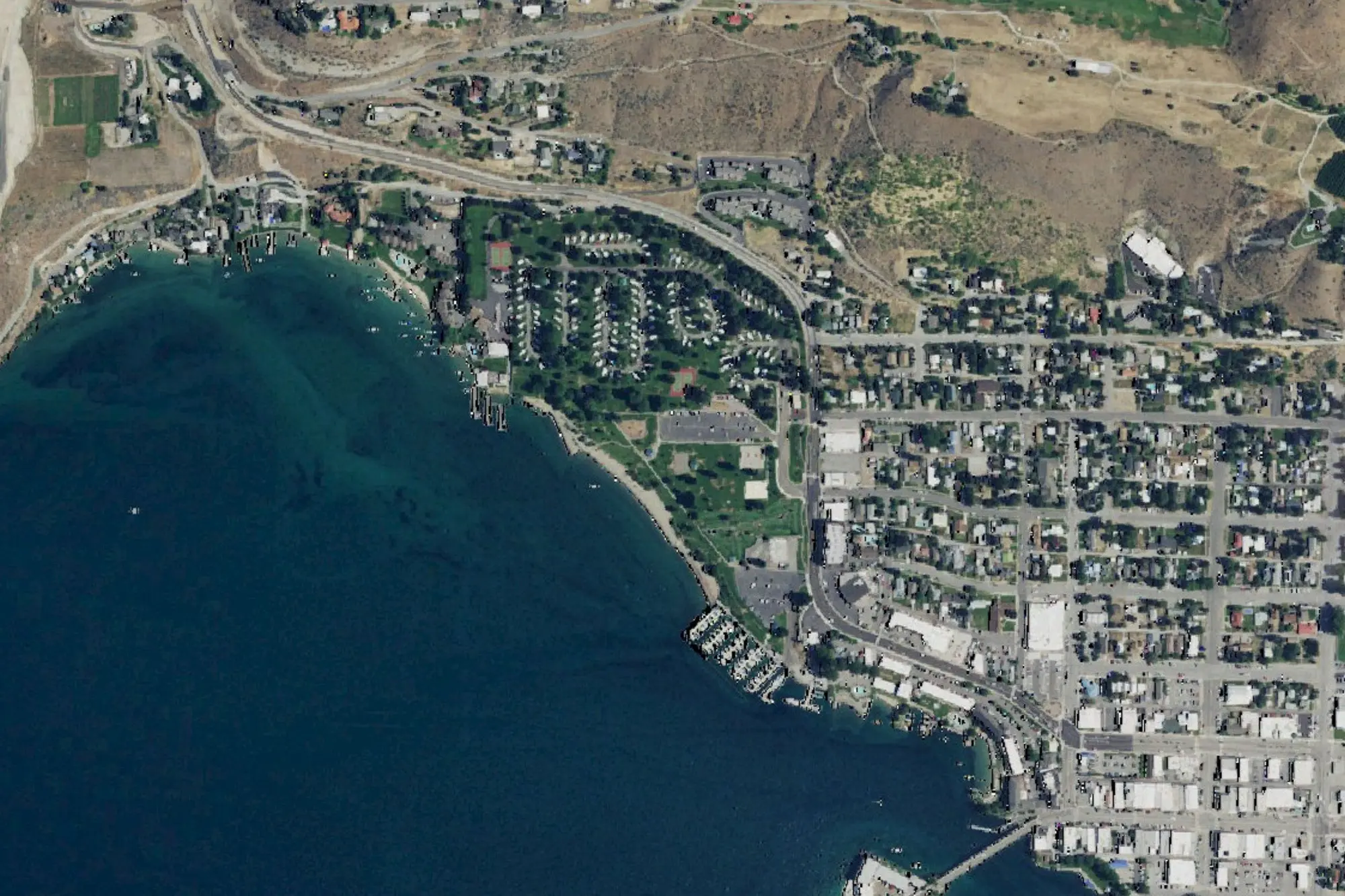 Aerial view of Lakeshore Park