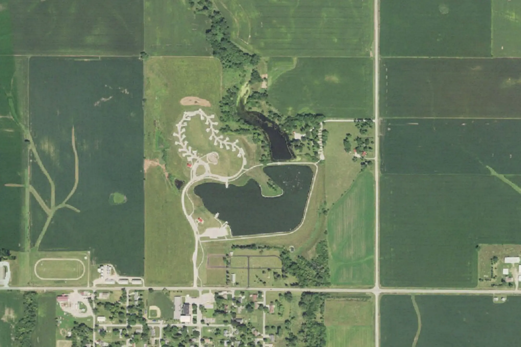 Aerial view of Dakins Lake Park