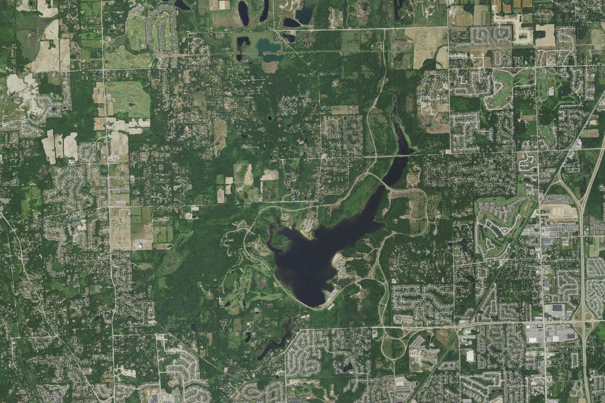 Aerial view of Stony Creek Metropark