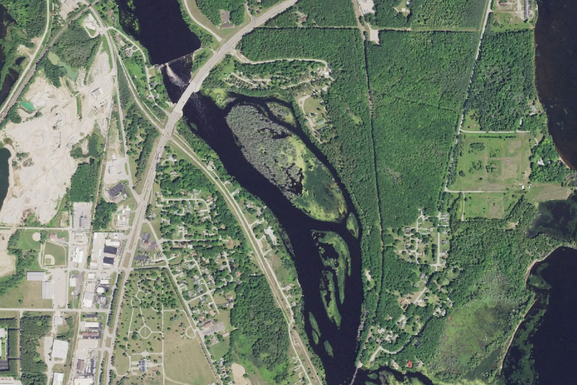 Aerial view of Pioneer Trail Park